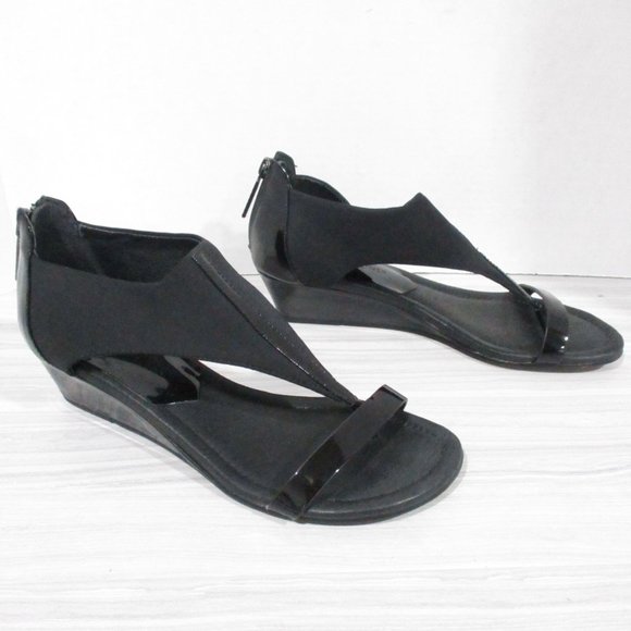DONALD J. PLINER 'DOREEN' CLOSED HEEL TOE THONG SANDALS! BLACK PATENT LEATHER. - Picture 1 of 14